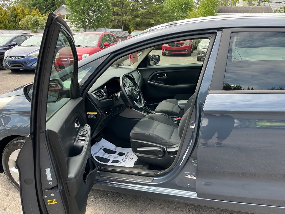 Kia Rondo 2014 - Image 18