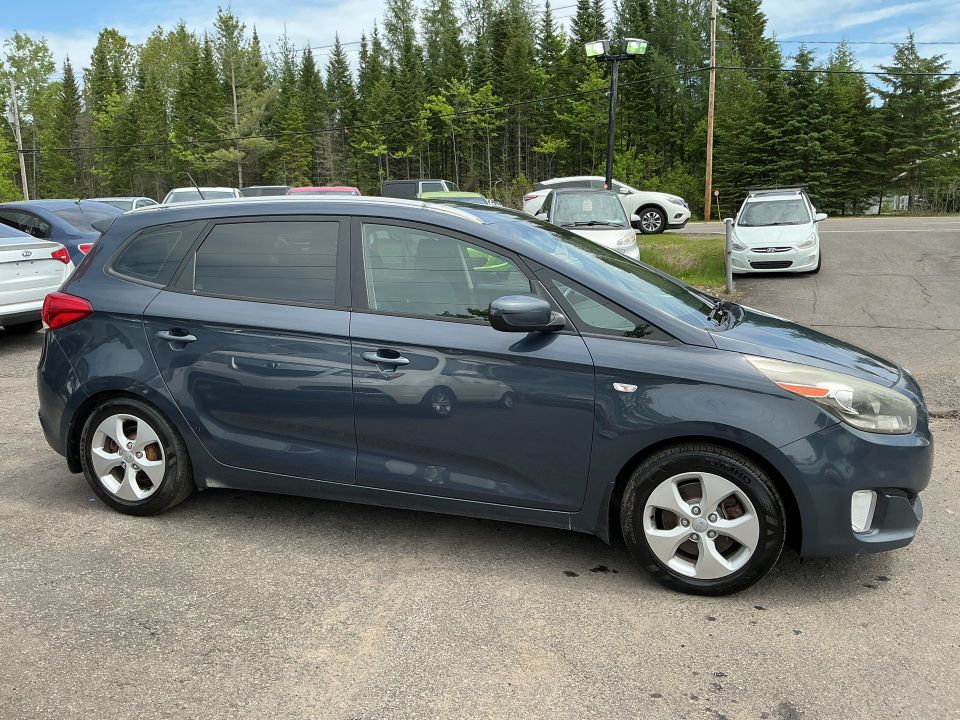 Kia Rondo 2014 - Image 9